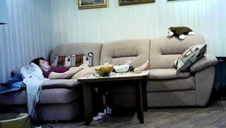 скрытая мини камера в спальне у мамы видео порн