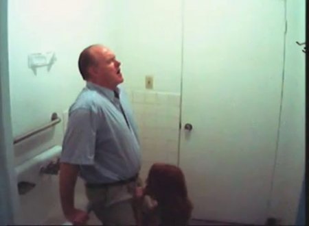 сосет член у начальника реальное видео снятое на скрытую камеру