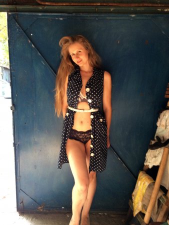 Интимные домашние фото милой русской красотки