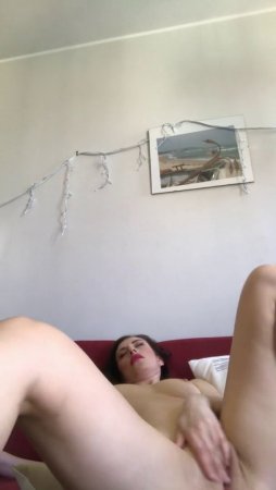 Мастурбация и яркий оргазм русской милфы