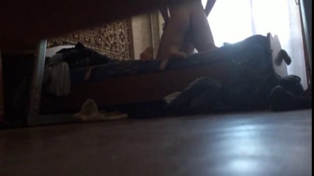 Сынок снимает скрыто на камеру как дядя трахает его маму